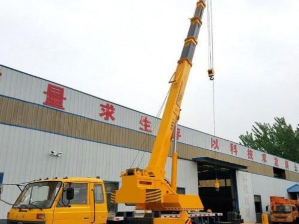 莱城区吊车公司_为什么要选择吊车出租？